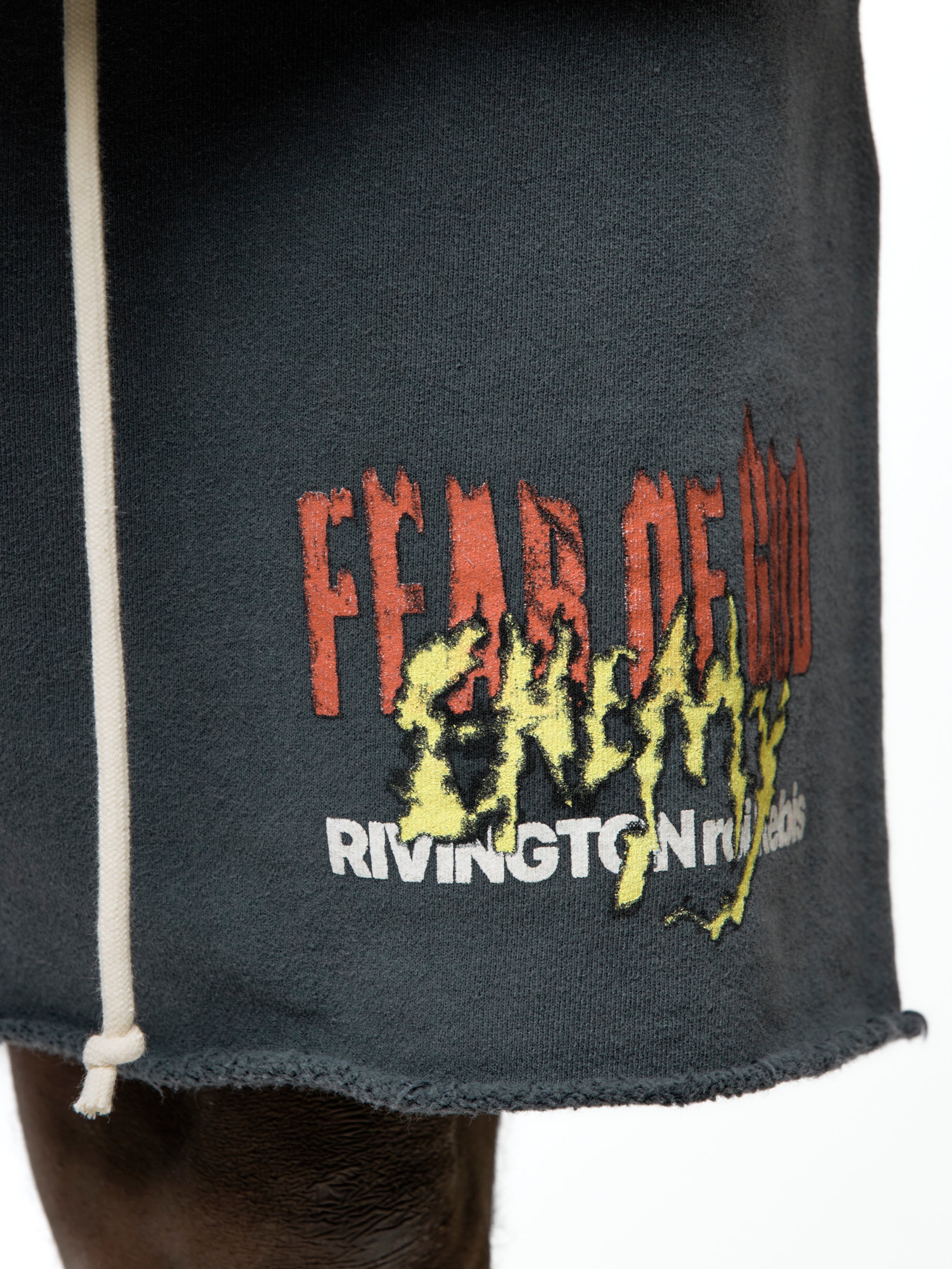 LOOK, ITS THE ENEMY SHORT – RIVINGTON roi Rebis